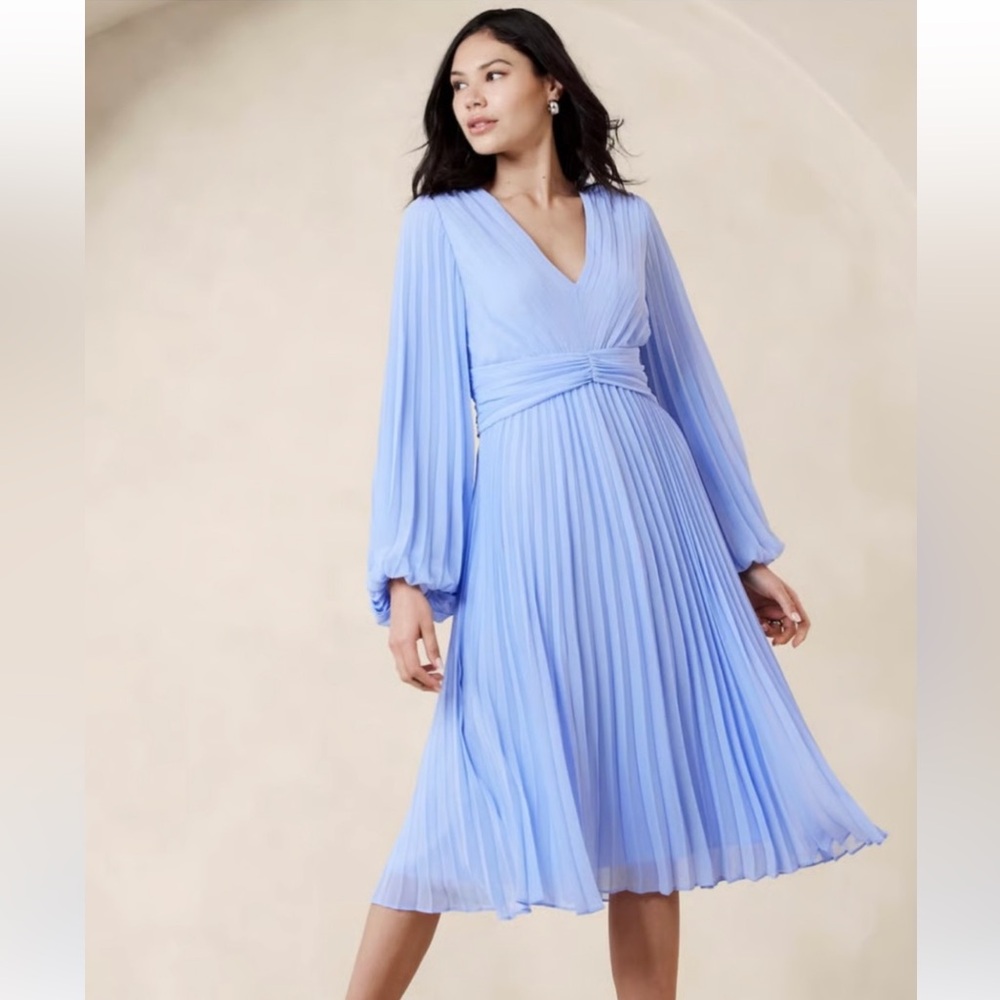 Banana Republic Elegant Pleated V-Neck Midi Dress in Periwinkle Blue